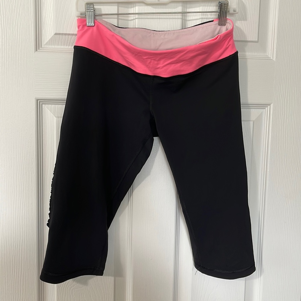 Like new Size 10 Lululemon tight.